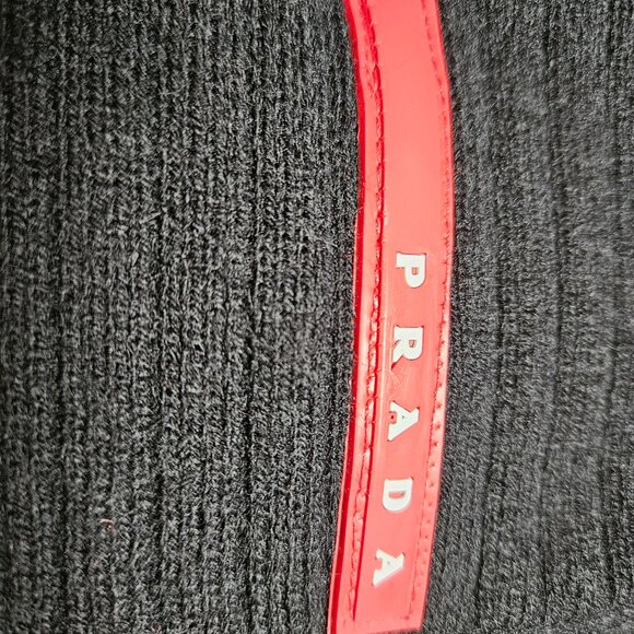 New PRADA ribbed scarf - Picture 2 of 2